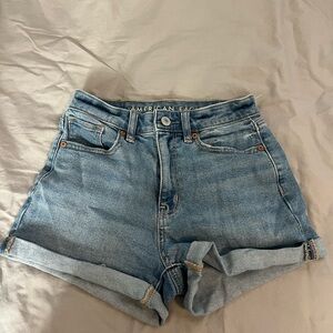 American Eagle Mom short